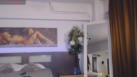 Hallie online show from November 23, 2:15 pm