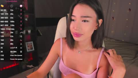 Kiki online show from April 22, 3:30 pm