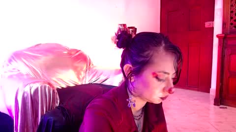 Snapshot of serena_xyz chatting on October 31, 9:15 pm Serena Xyz online show from October 31, 9:15 pm