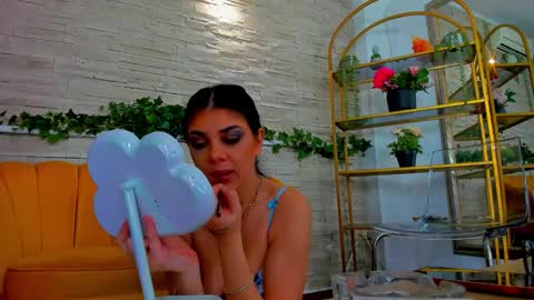 SerennaNoir online show from December 15, 6:09 am