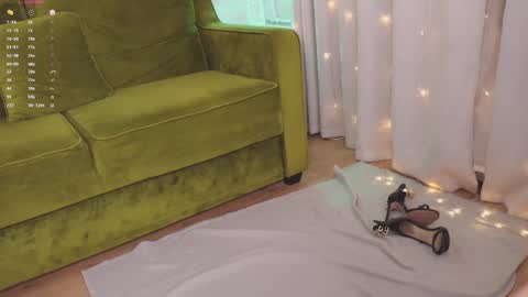 Hey Guys and Girls non-binary personalities  Im Sereta online show from March 9, 6:43 pm