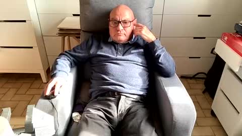 serge8413 online show from January 2, 12:57 pm