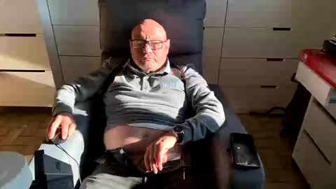 serge8413 online show from December 30, 1:25 pm