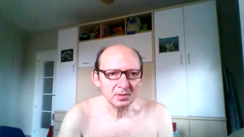 Snapshot of serrano49 chatting on October 11, 4:32 pm serrano49 online show from October 11, 4:32 pm