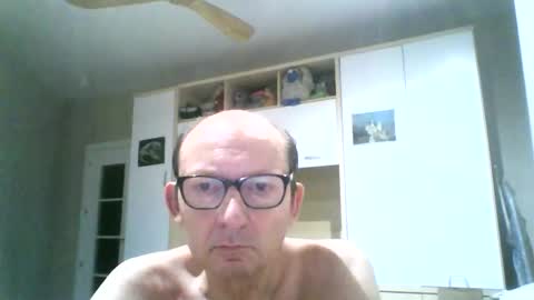 Snapshot of serrano49 chatting on October 7, 5:47 am serrano49 online show from October 7, 5:47 am