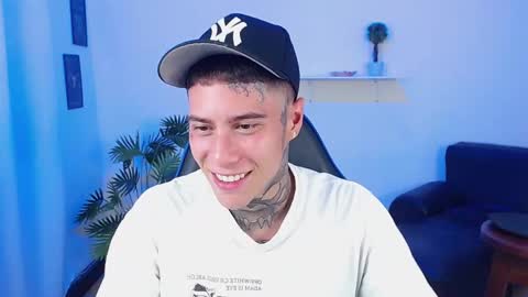 Thomas online show from February 3, 9:52 pm