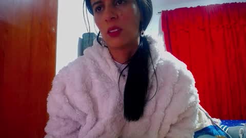 sexmilkdirty online show from December 3, 10:54 pm