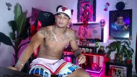Aharon  ravelo online show from July 16, 5:00 am