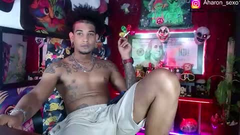 Aharon  ravelo online show from November 23, 5:05 am