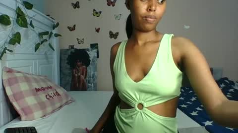 Snapshot of sexttiana_ebony chatting on March 9, 8:31 pm sexttiana_ebony online show from March 9, 8:31 pm