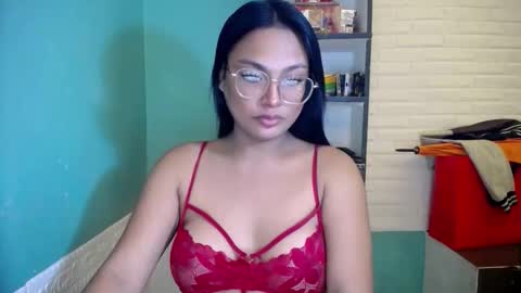 sexuallyattractive_mae online show from May 20, 8:32 am