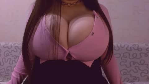 Julia online show from June 5, 6:08 am