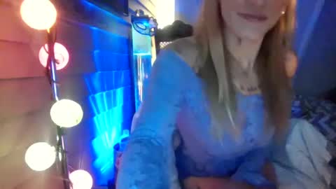 Leeah CloudZzz online show from September 28, 12:14 pm