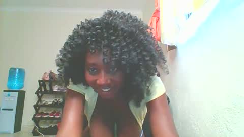 Snapshot of sexxy_thick_ebony chatting on September 21, 10:08 am Sweet doll  online show from September 21, 10:08 am
