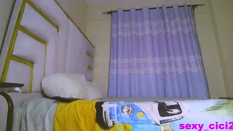 Snapshot of sexy_cici2 chatting on October 13, 5:09 am foxxy sweets online show from October 13, 5:09 am