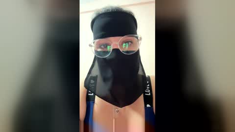 sexy_hijab1 online show from May 14, 1:04 am