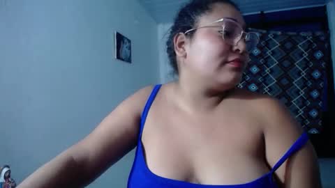 Snapshot of sexy_love_15 chatting on October 25, 7:08 am SIRENA LOVE online show from October 25, 7:08 am