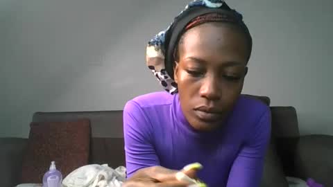 SEXY MOMAH online show from May 21, 7:15 am