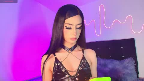 sexy_nahia online show from April 17, 9:00 am