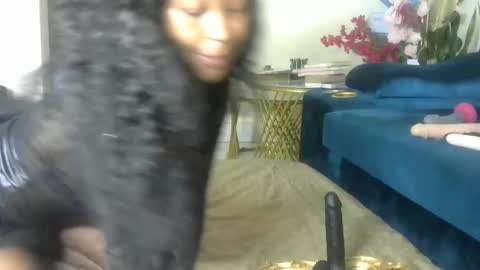 sexy pigeon online show from April 17, 12:18 pm