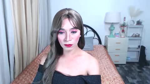 sexy_yllona online show from May 2, 3:18 pm