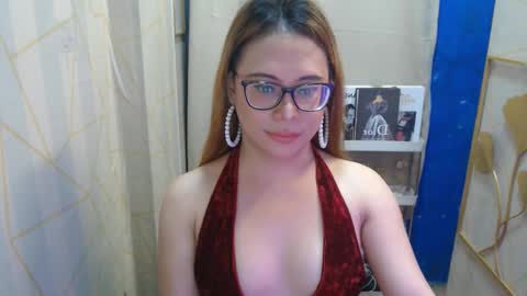 Snapshot of sexyasiantsxx chatting on March 4, 10:46 am Denise online show from March 4, 10:46 am