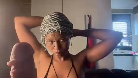 sexyasszeeee online show from April 14, 10:29 am