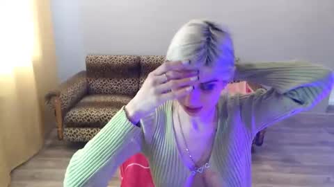 sexybeatriice online show from March 11, 7:03 am