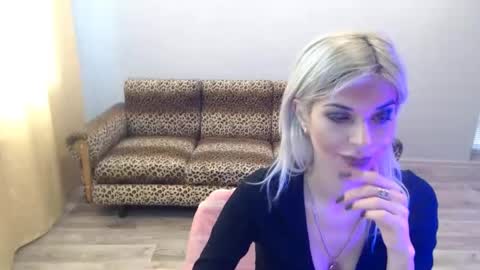 sexybeatriice online show from November 6, 7:33 am