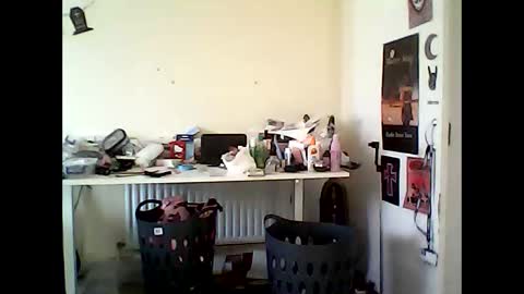 Snapshot of sexyemoprincess chatting on September 11, 9:43 am Wouldntyouliketoknow online show from September 11, 9:43 am