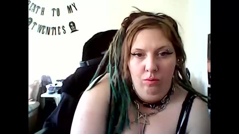 Snapshot of sexyemoprincess chatting on October 25, 2:39 pm Wouldntyouliketoknow online show from October 25, 2:39 pm