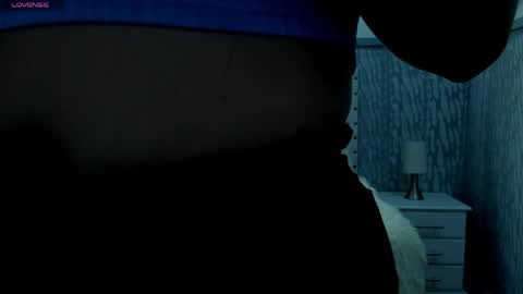 laura online show from May 1, 11:37 am