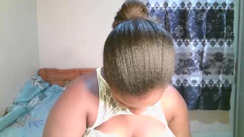 sexylucy33 online show from February 5, 8:45 pm