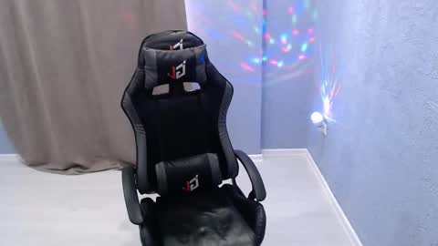 Snapshot of sexyru_coup1e chatting on October 17, 9:46 am Sofi Smile online show from October 17, 9:46 am