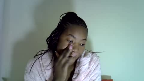 sexyshaz22 online show from August 3, 10:27 pm