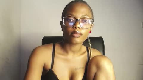 Darkskinned Rae online show from March 27, 10:55 pm