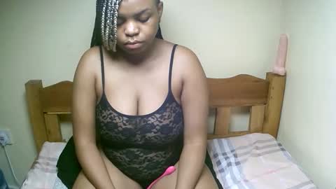 sexyyred_ online show from February 1, 6:21 am