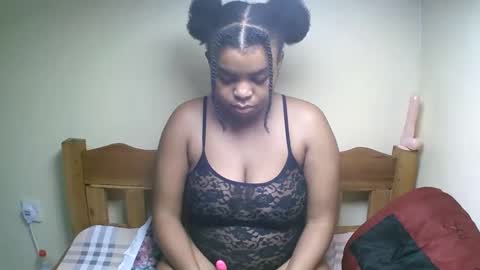 sexyyred_ online show from March 9, 10:09 am