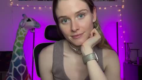 shadebabe online show from December 7, 11:01 am