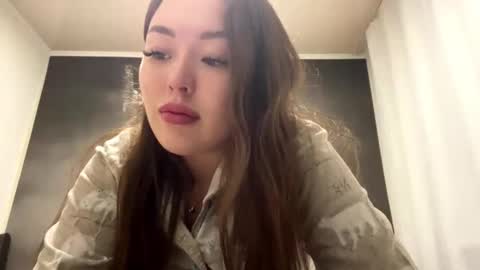 Hana online show from November 17, 3:58 pm