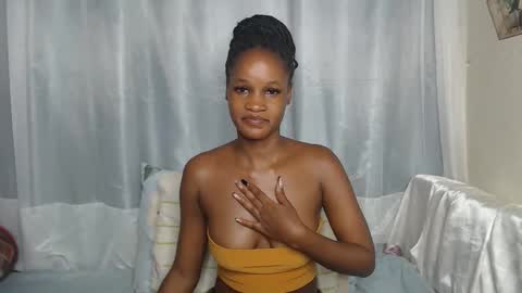 Snapshot of shakkiecam chatting on October 10, 7:41 pm Shaky online show from October 10, 7:41 pm