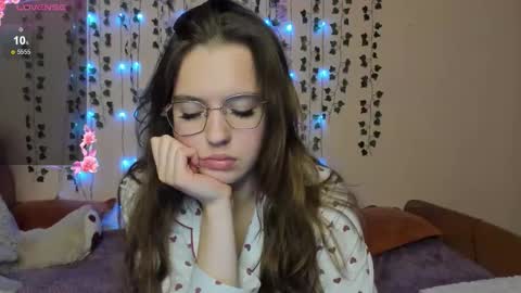 Snapshot of shalinamontana chatting on October 24, 4:52 pm Vivian online show from October 24, 4:52 pm