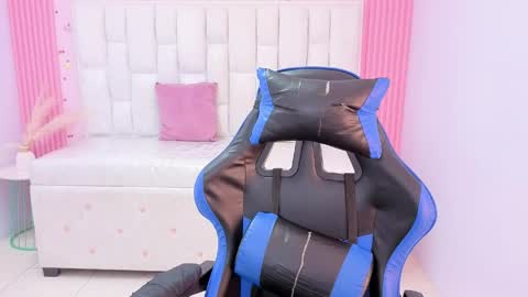 Shalon  online show from March 30, 1:33 pm