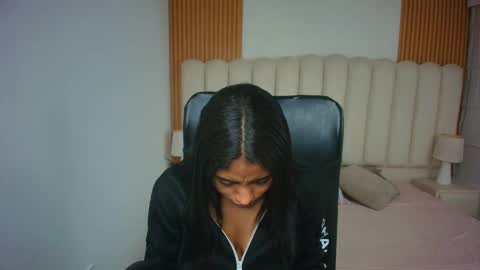 shanelle online show from March 2, 3:11 am