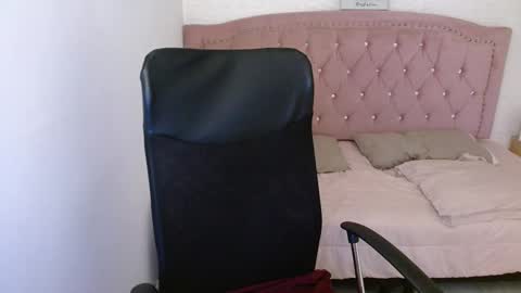 shanelle online show from March 5, 9:16 am