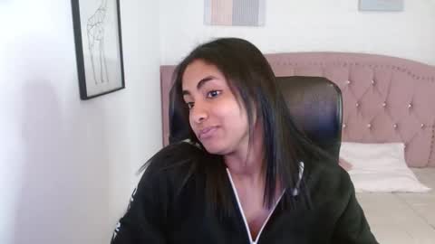 shanelle online show from October 18, 3:33 am