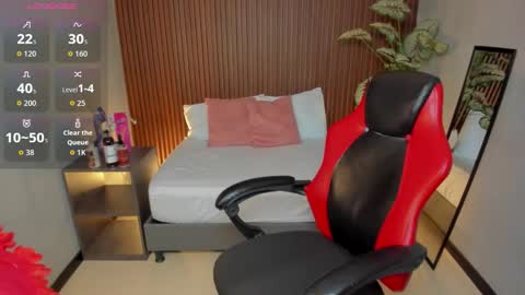 Shanel online show from February 7, 1:14 pm