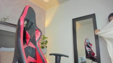 Shanel online show from November 17, 12:52 pm