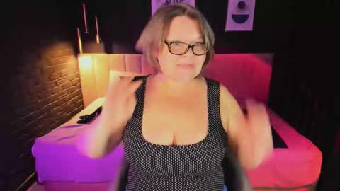 Shannon online show from March 18, 1:17 pm