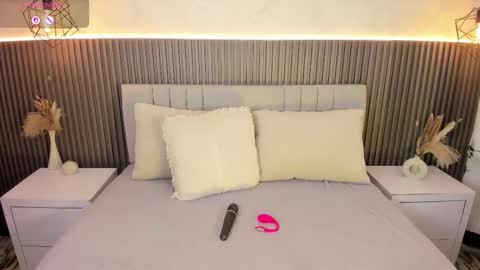 SHANON online show from September 10, 7:15 pm